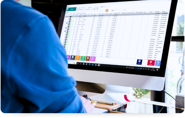 iDStore reporting shown on a PC screen